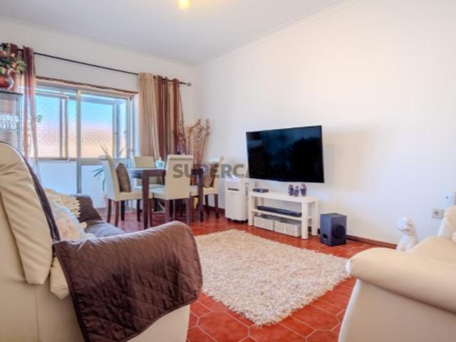 Apartamento T2 na Baixa da Banheira com 2 Varandas Excelente Oportunidade!