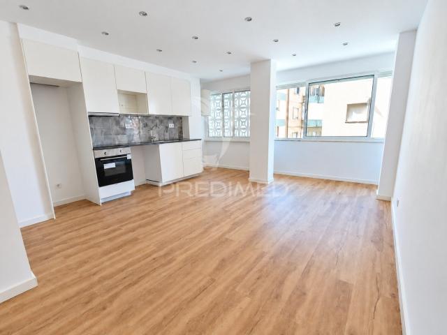 Apartamento T2 na Encosta do Sol Amadora