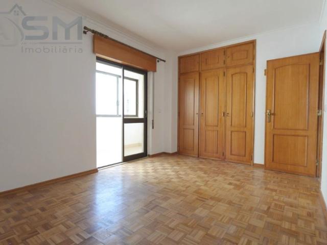 Apartamento T2 na entrada de São Marcos, mobilado e com a cozinha equipada
