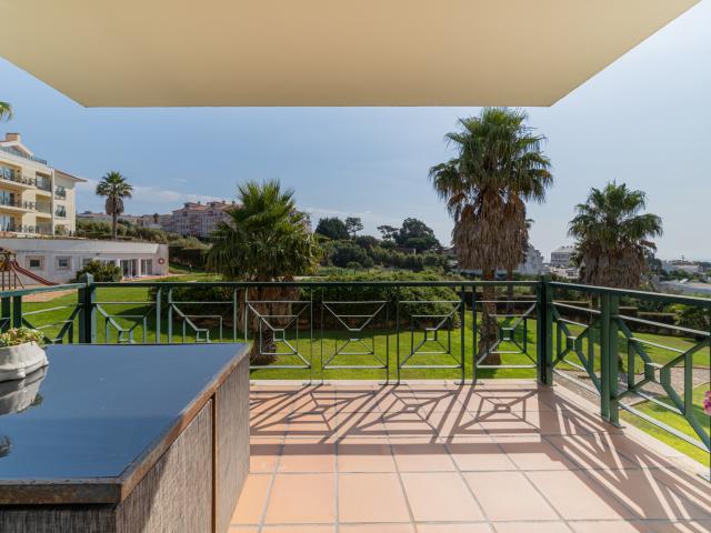 Apartamento T2 na Ericeira com vista mar e piscina