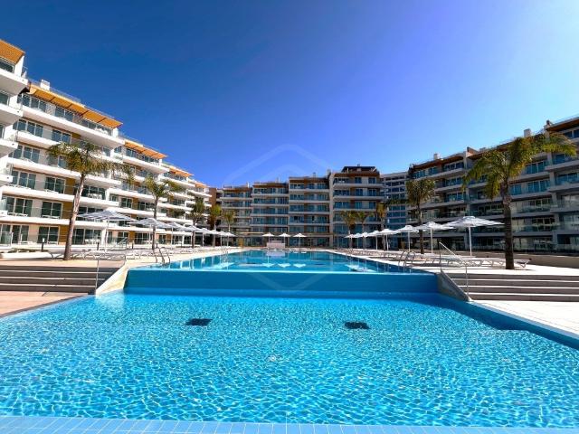 Apartamento T2 na Primeira Linha junto ao Mar, em Vilamoura. 102m² Quarteira