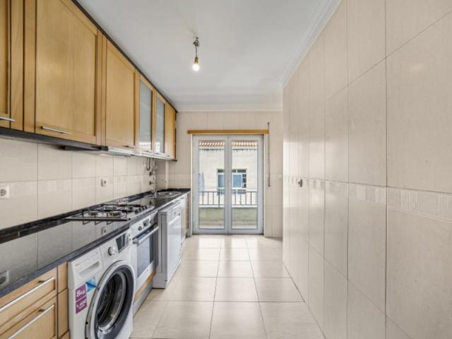 Apartamento T2 na Qtª do Conde