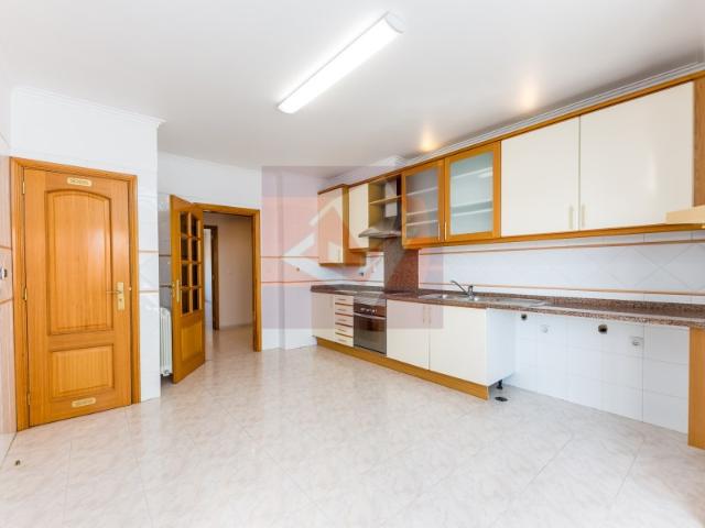 Apartamento T2 na Ramada com parqueamento