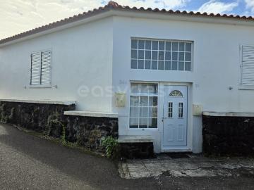 Apartamento T2 na Madalena a Montanha do Pico como pano de fundo