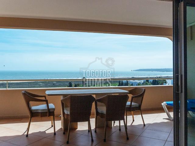 Apartamento T2 no último andar à beira mar em localização privilegiada com vista mar, em Resort Boutique, Lagos