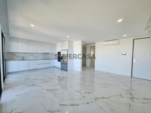 Apartamento T2 no último piso com terraço privativo e vistas, Tavira