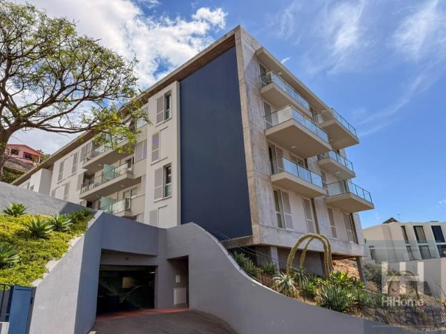Apartamento T2 no último piso com vista mar Santa Cruz