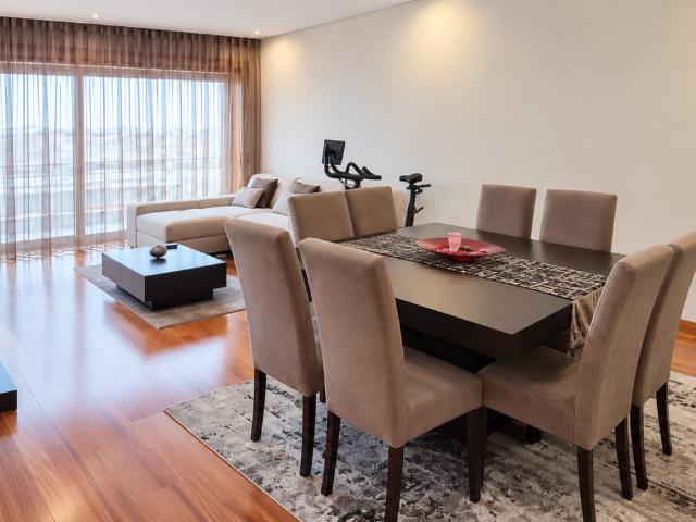 Apartamento T2 no último piso, mobilado e totalmente equipado, em Formariz, Vila do Conde