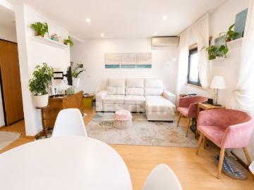 Apartamento T2 no Barreiro com transportes à porta