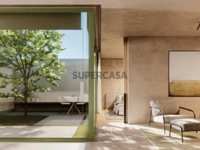 Apartamento T2 no Campo Alegre com jardim