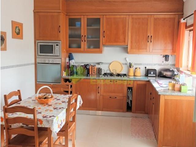 Apartamento T2, no centro do Cadaval, com vista para o Parque dos Lápis Cadaval
