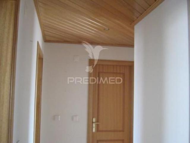 Apartamento t2 no centro do carregado