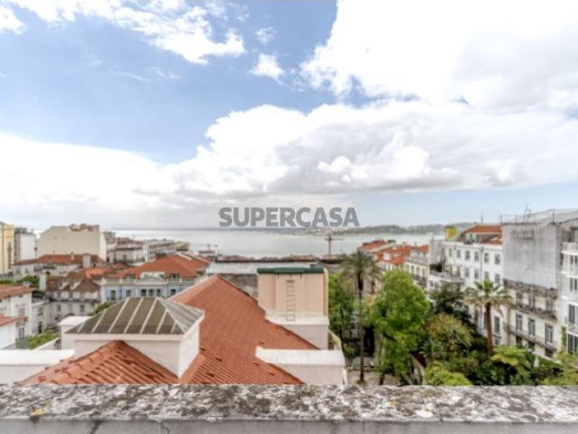 Apartamento T2 no centro do Chiado, em Lisboa