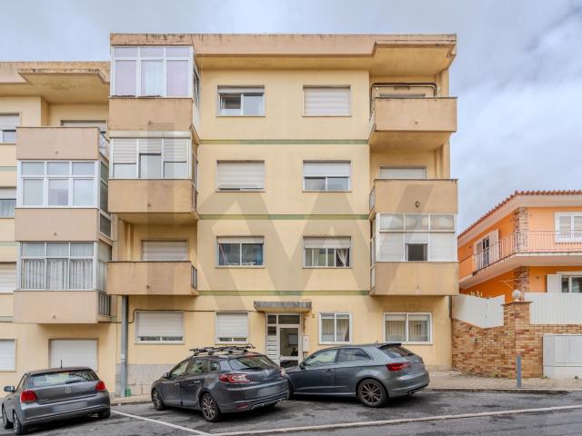 Apartamento T2 no centro de Agualva Cacém