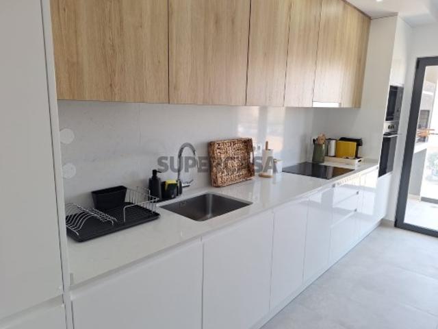 Apartamento T2 no centro de Armação de Pêra