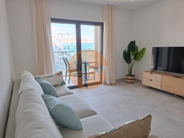 Apartamento T2 no centro de Armação de Pera a um passo da praia!
