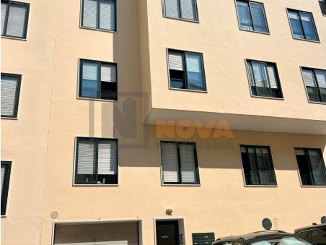 Apartamento T2 no Centro de Famões. Conforto, Funcionalidade e uma Localização que Valoriza o Seu Investimento