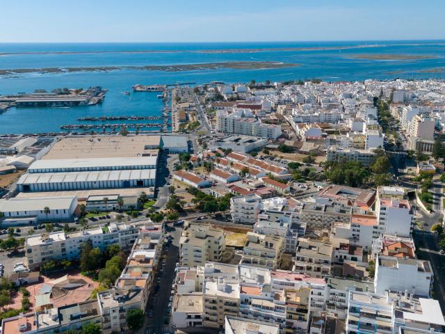 Apartamento T2 no Centro de Olhão, perto da Av. Dr. Bernardino da Silva