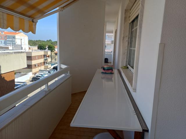Apartamento T2 no Centro de Monte Gordo | 2 WC, Elevador e Excelentes Varandas Março Abril e Maio