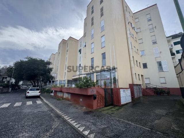 Apartamento T2 no centro de Machico