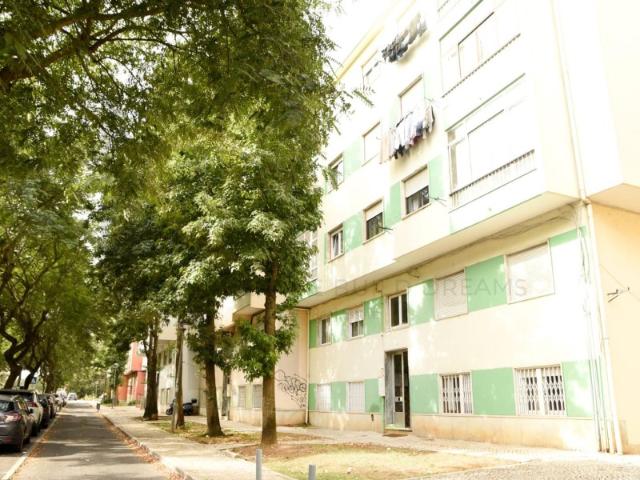 Apartamento T2 no centro de Mem Martins