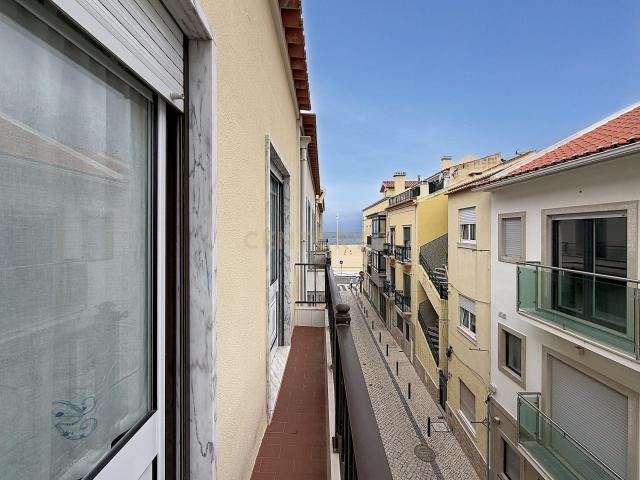 Apartamento T2 no Centro Histórico da Nazaré com Vista Mar