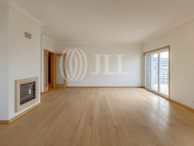 Apartamento T2 no condomínio L Towers, em Paço de Arcos
