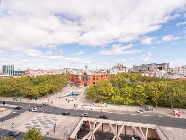 Apartamento T2 no Edifício Varino 02, no Campo Pequeno