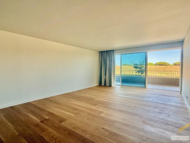 Apartamento T2 no empreendimento Horizon, Cavalo Preto, Prai. 104m² Quarteira