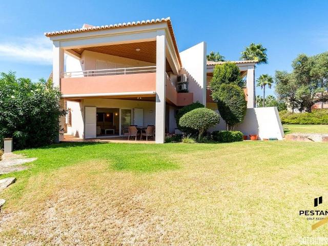 Apartamento T2 no golfe Vale da Pinta, em Carvoeiro — Gateho. 107m² Lagoa e Carvoeiro