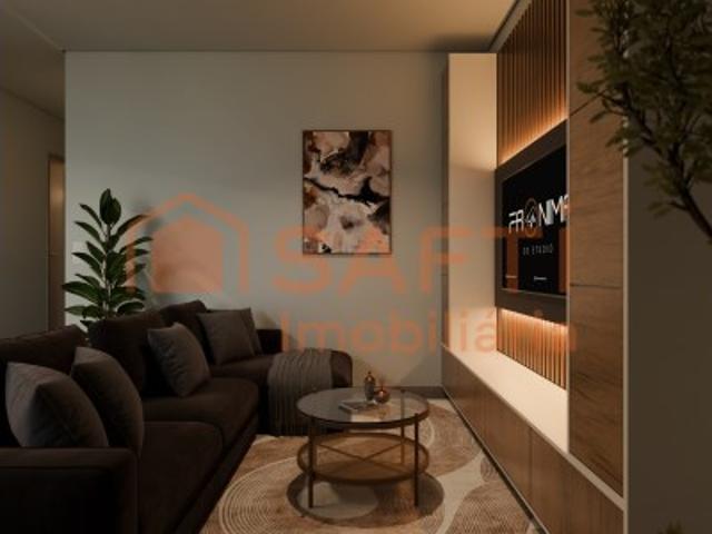 Apartamento T2 no Laranjeiro, 3º Direito Frente