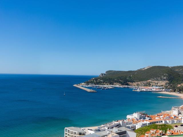Apartamento T2 no prestigiado empreendimento Por do Sol, em. 70m² Santiago Sesimbra