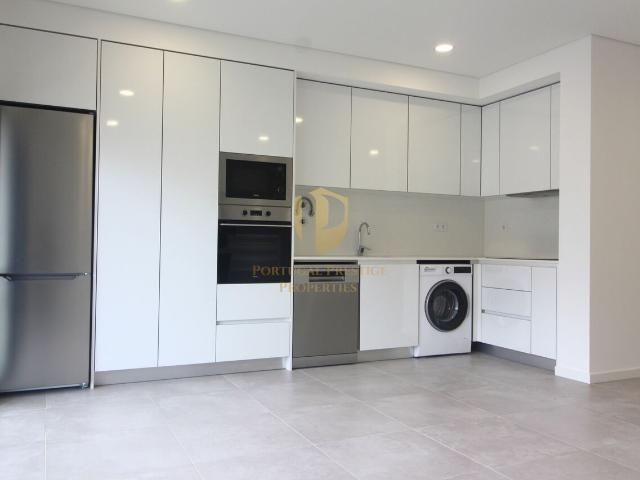 Apartamento T2 no Rés do Chão, a 2 minutos da marginal de Cabanas