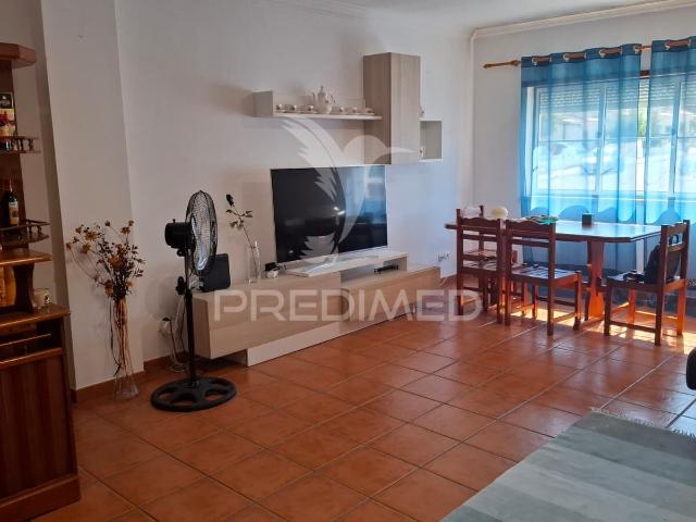Apartamento T2 no rés do chão com garagem em Alpiarça