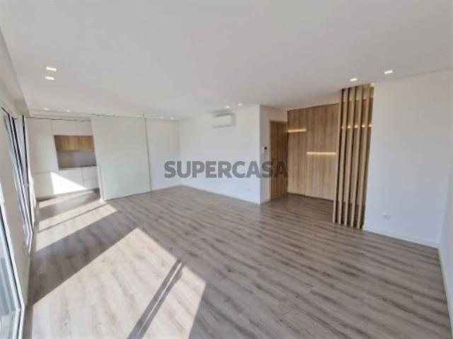 Apartamento T2 NOVO c/ Varanda e BOX | Santo António dos Cavaleiros, Loures
