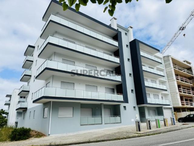 Apartamento T2 novo com terraço e garagem