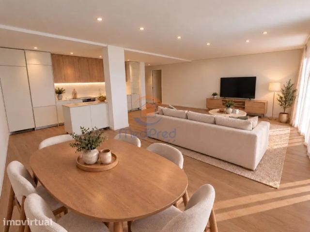 Apartamento T3 NOVO, com 2 Varandas e 3 Parqueamentos | Caneças