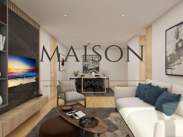 Apartamento T2 Novo com Varanda