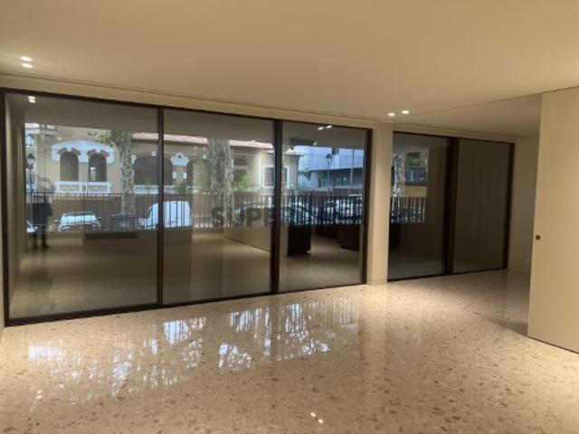 Apartamento T2 Novo com Varandas e Box para 2 Viaturas na Foz