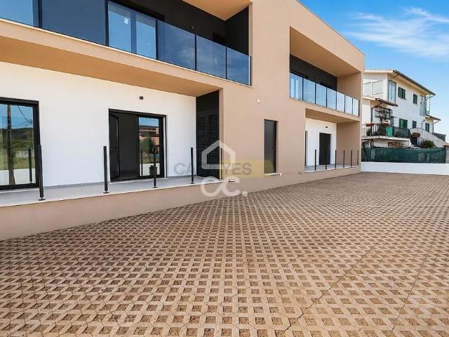 Apartamento T2 novo com cozinha/sala em open space, varanda e estacionamento privativo no Avelar
