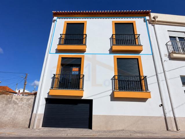 Apartamento T2 Novo com Garagem | Arrendamento de Longa Duração | Serra d’El Rei