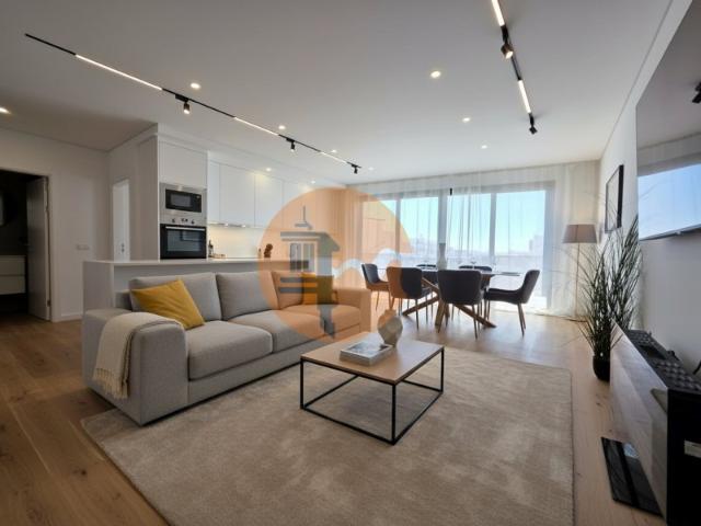 Apartamento T2 Novo com Garagem em Box e Elevador no Centro da Cidade Excelente Localização e Acabamentos Modernos!