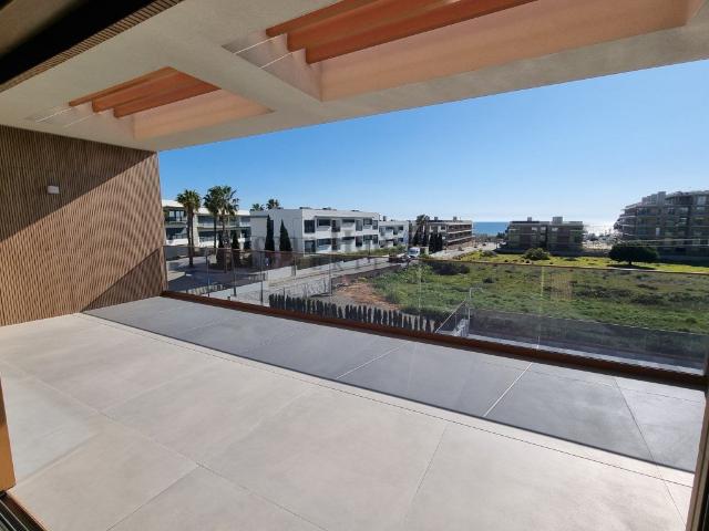 Apartamento T2 novo com garagem, piscina e vista mar, a 300. 112m² Quarteira