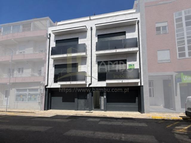 Apartamento T2 NOVO com lugar de garagem