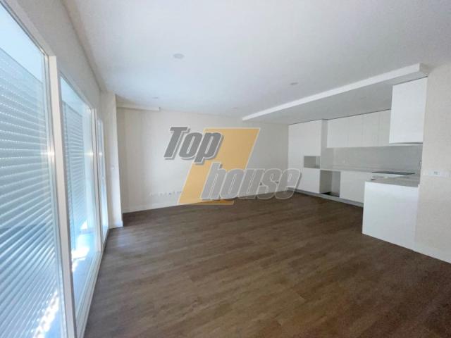 Apartamento T2 novo com parqueamento Costa de Caparica