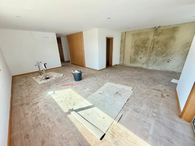 Apartamento T2 NOVO de 2 Frentes com 131m2, Varanda e Lugar. 125m² Nogueira Da Regedoura