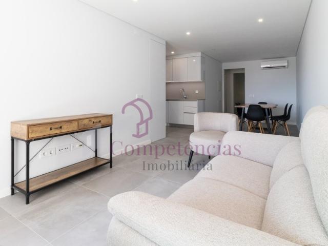 Apartamento T2 Novo e Mobilado a 2 min da Praia 1º Andar com Elevador Monte Gordo