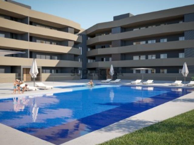 Apartamento T2,Novo, em Moreira da Maia, com churrasqueira na varanda, inserido em condomínio fechado com piscina, campo de pádel, parque infantil, sala de condomínio com cozinha equipada e ginásio. Localização próxima ao Pingo Doce
