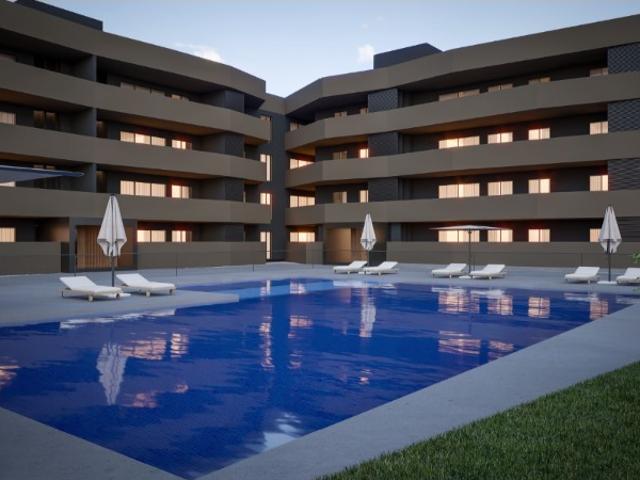 Apartamento T2,Novo, em Moreira da Maia, com churrasqueira na varanda, inserido em condomínio fechado com piscina, campo de pádel, parque infantil, sala de condomínio com cozinha equipada e ginásio. Localização próxima ao Pingo Doce