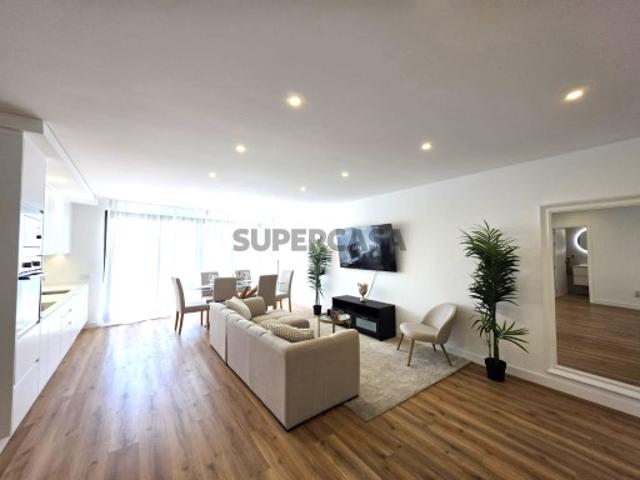 Apartamento T2 novo em Olhão moderno, luminoso e com excelente localização